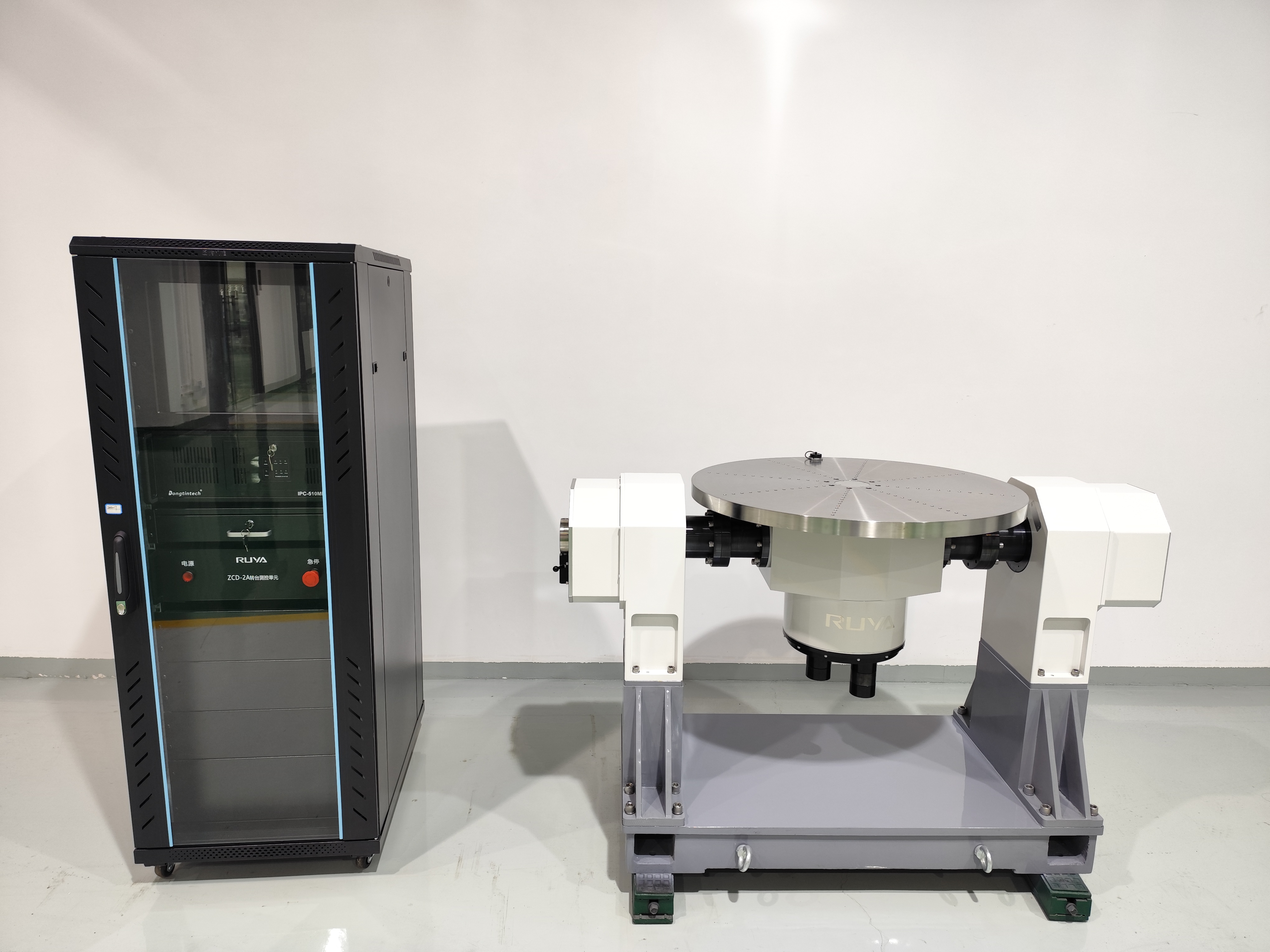 雙軸慣性測(cè)試轉(zhuǎn)臺(tái)的運(yùn)動(dòng)控制原理與結(jié)構(gòu)設(shè)計(jì)